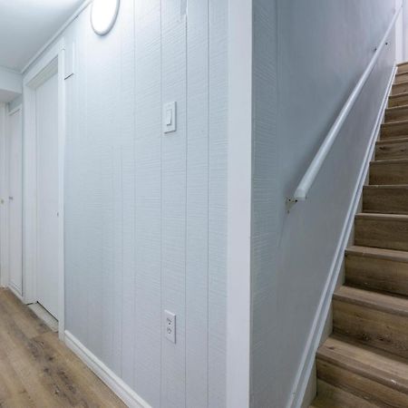 Centerstreet-Cozy 1Bedroomsuite Calgary Ngoại thất bức ảnh
